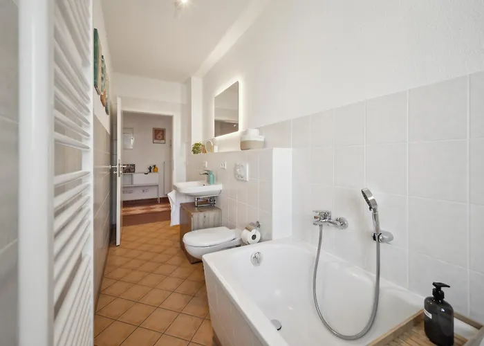 アパート Grosszuegige Fuer Gruppen & Familien I Balkon ピルナ